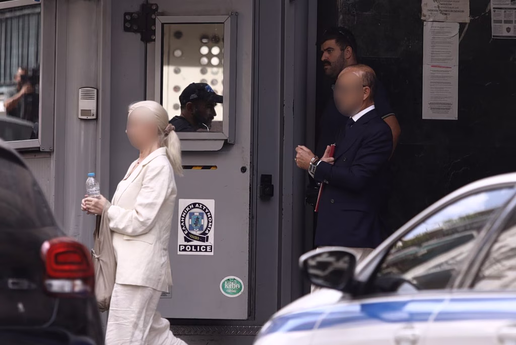 Μαζωνάκης: Το μυστήριο με τον «γιατρό-υπνωτιστή» – Σε ποιον στάλθηκε φωτογραφία του τραγουδιστή