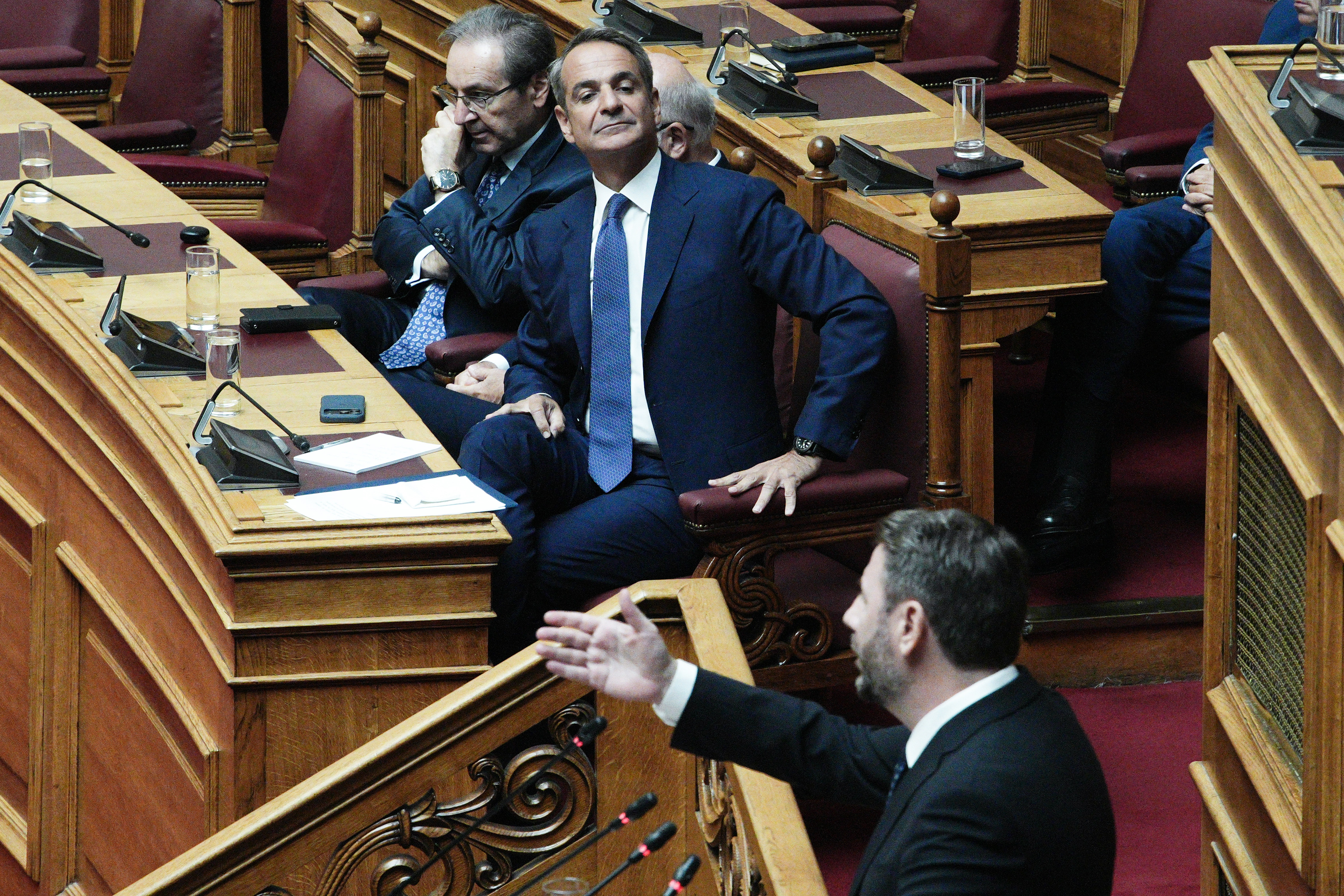 Συνταγματική Αναθεώρηση: Στην επόμενη βουλή το μπαλάκι - Η θέση Ανδρουλάκη, τα βέλη Μητσοτάκη