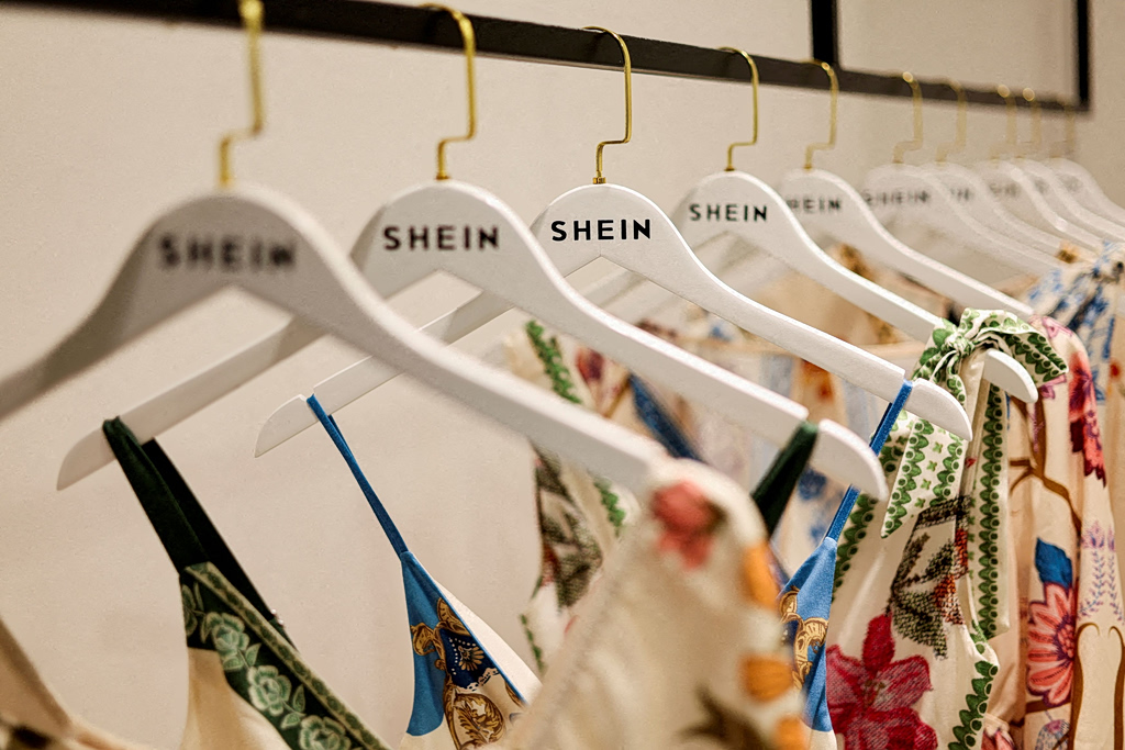 Shein: Πώς το απόλυτο σύμβολο του fast fashion έχασε τη λάμψη του | Επικαιρότητα στο LivePress.gr