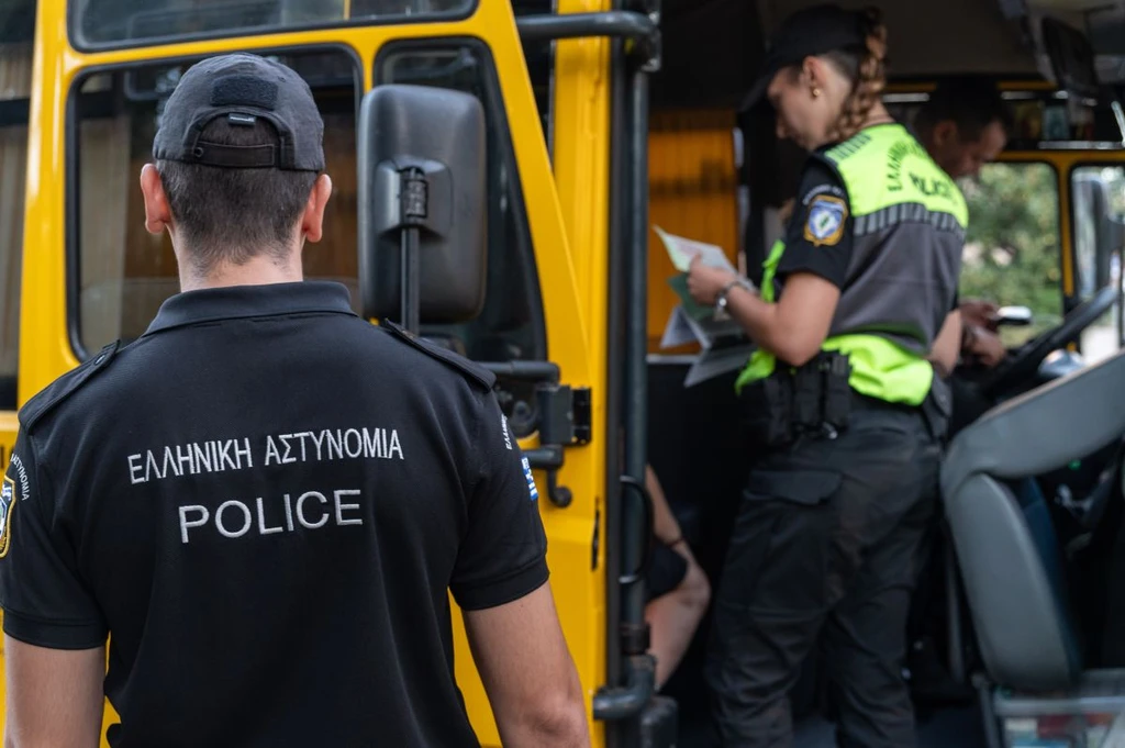 Χανιά: Ξέχασαν παιδιά νηπιαγωγείου μέσα σε σχολικό | Επικαιρότητα στο PlusTV.gr