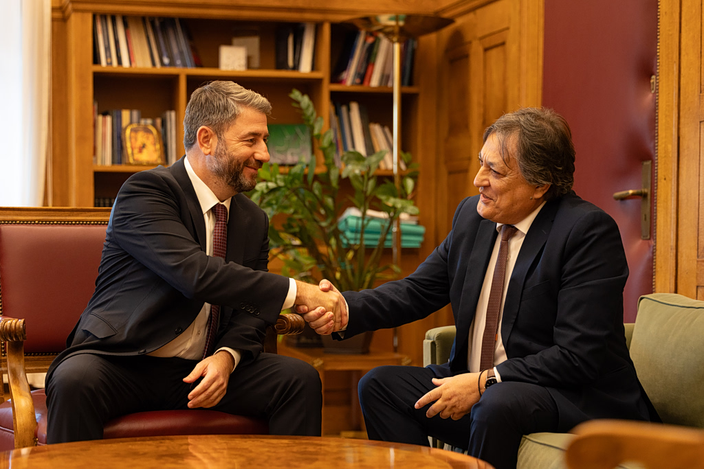 Αλέξανδρος Αυλωνίτης: Στο ΠαΣοΚ επίσημα ο βουλευτής – Η συνάντηση με Νίκο Ανδρουλάκη | Επικαιρότητα στο PlusTV.gr