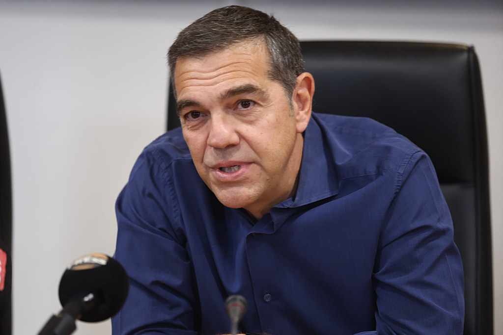 Ο Τσίπρας φλερτάρει και συμφωνεί με στελέχη ΣΥΡΙΖΑ και ΠαΣοΚ | Επικαιρότητα στο PlusTV.gr