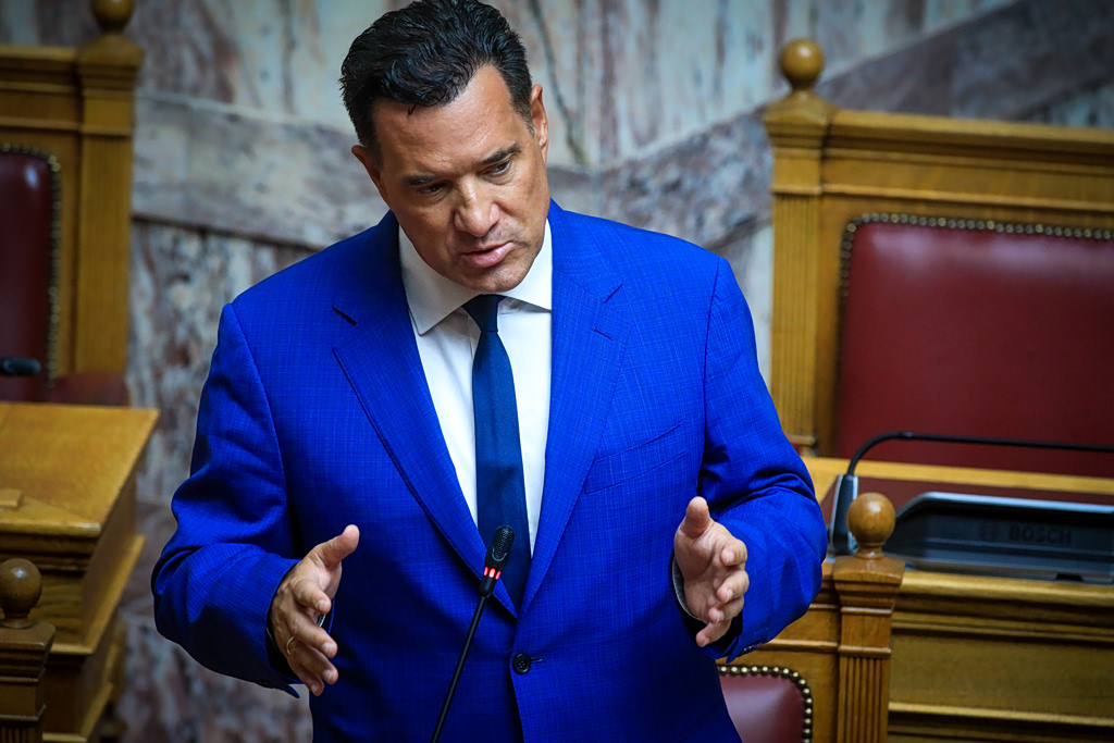 Η υπόθεση Μαζωνάκη έφτασε στη Βουλή – Γεωργιάδης: «Έχουμε περίπτωση απατεώνισσας» | Επικαιρότητα στο PlusTV.gr