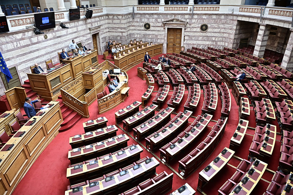 «Ξεμύτισαν» στη Βουλή οι υποστηρικτές Κασιδιάρη – Σφοδρές αντιδράσεις | Επικαιρότητα στο LivePress.gr