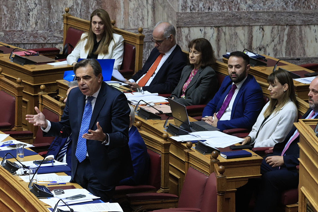 ΟΠΕΚΕΠΕ: Διορθώσεις στο άρθρο 74 μετά τα πυρά της αντιπολίτευσης – Πώς απαντά ο Σχοινάς | Επικαιρότητα στο PlusTV.gr