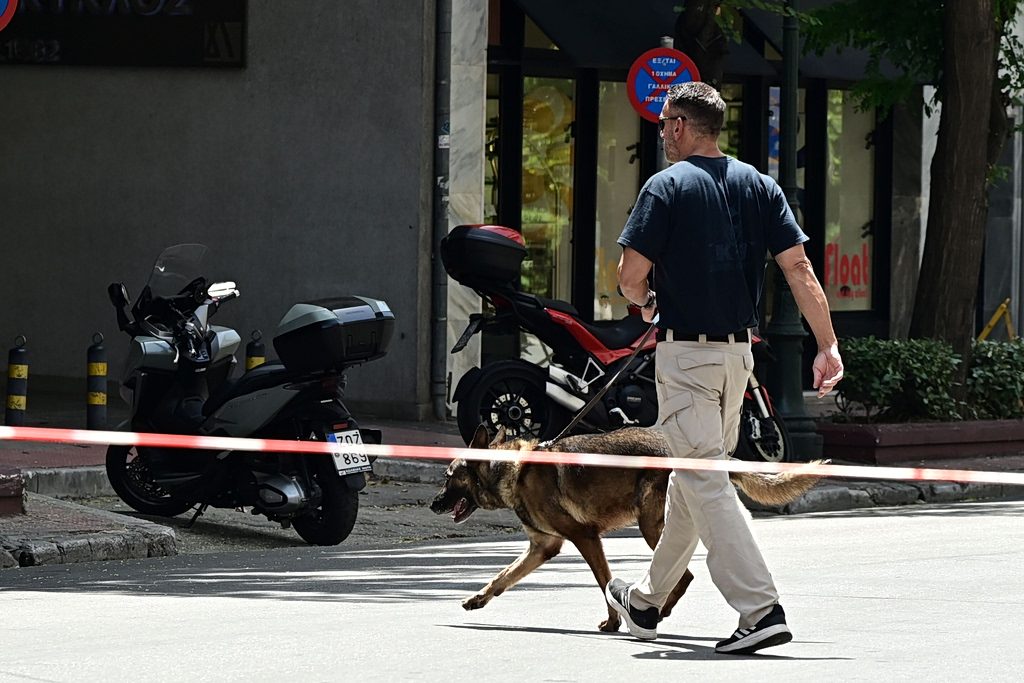 Δικαστήρια Πειραιά: Απειλή για βόμβα – Εκκενώνεται το κτίριο