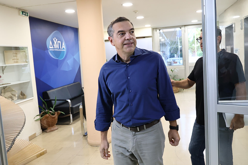 Αλέξης Τσίπρας: Περιοδείες, νέο επιτελείο και ψηφοδέλτια στην ΕΛ.Α.Σ. | Επικαιρότητα στο LivePress.gr