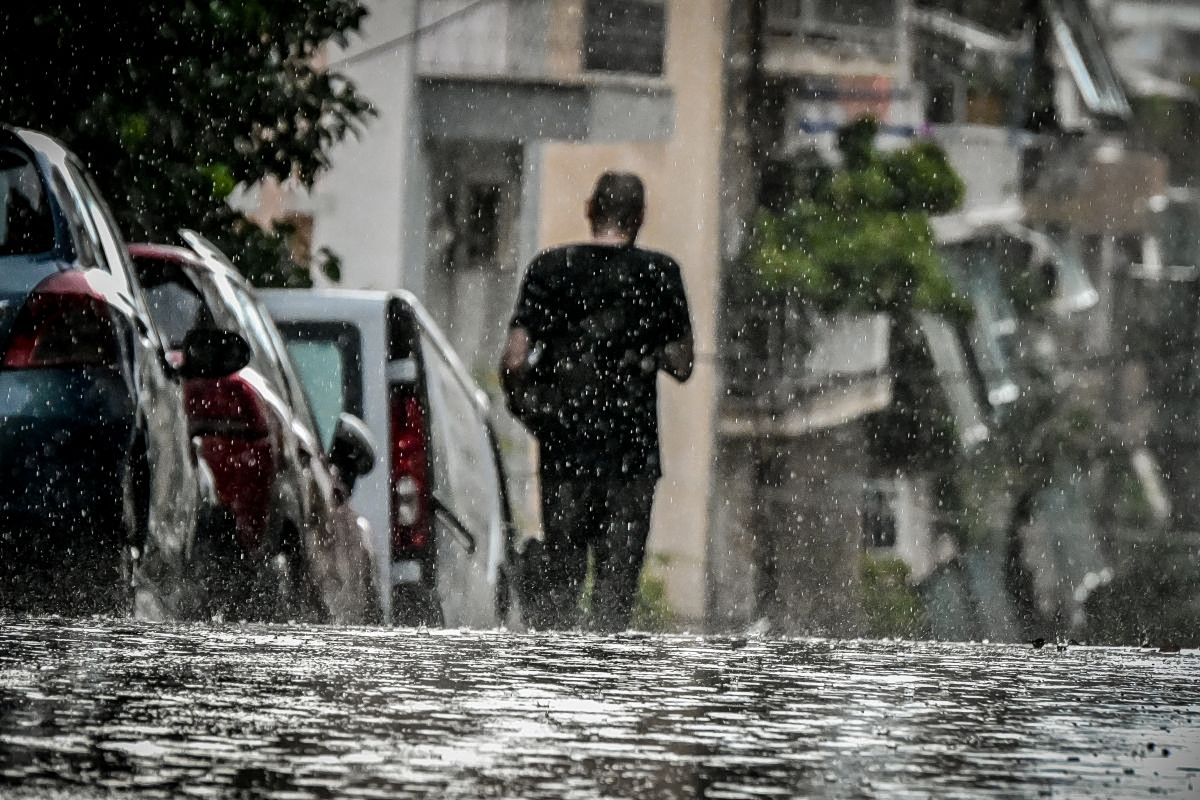 5 το πρωί: Κακοκαιρία 48 ωρών – Συμπληρωματική δίωξη για Marfin – Πόκερ του Τραμπ για το πετρέλαιο