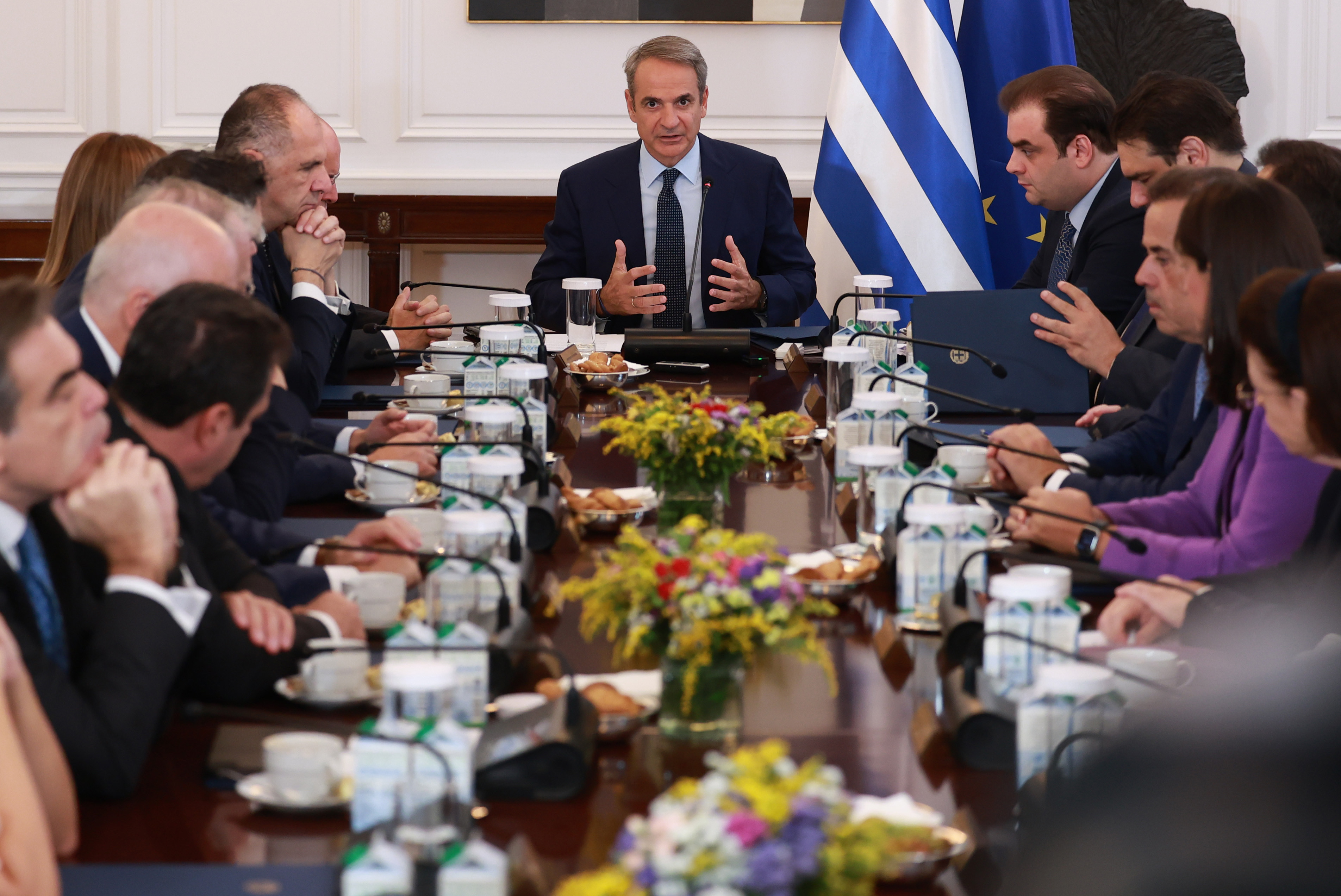 Ο διπλός στόχος Μητσοτάκη για κυβέρνηση και πολίτες - Τα μηνύματα σε υπουργούς και κοινωνία
