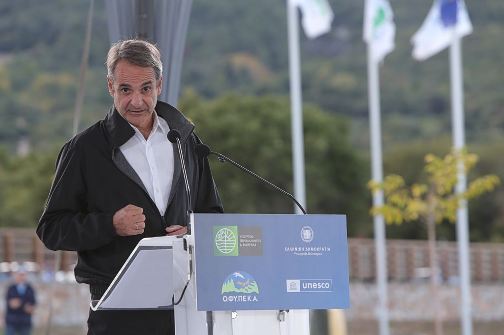 Μητσοτάκης: Η απάντηση σε Ανδρουλάκη για τα γαλάζια γράμματα και η αναφορά στον Κ. Καραμανλή