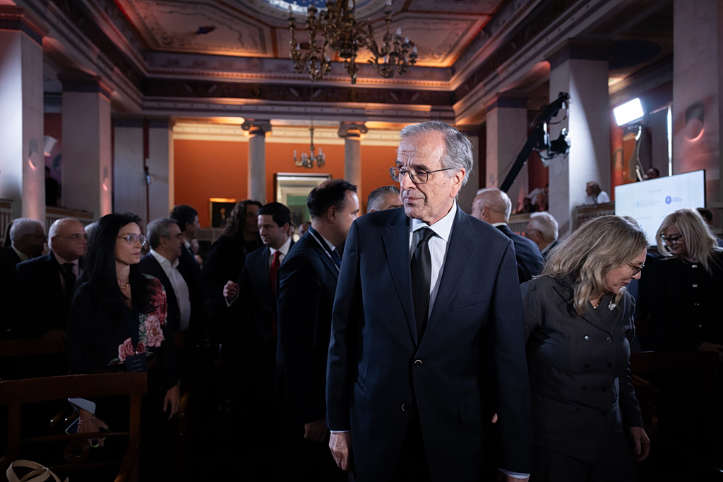 Το τηλεφώνημα Σαμαρά στον «Βλαδίμηρο» μέσα στη νύχτα και το «μπράβο» του Καραμανλή | Επικαιρότητα στο LivePress.gr