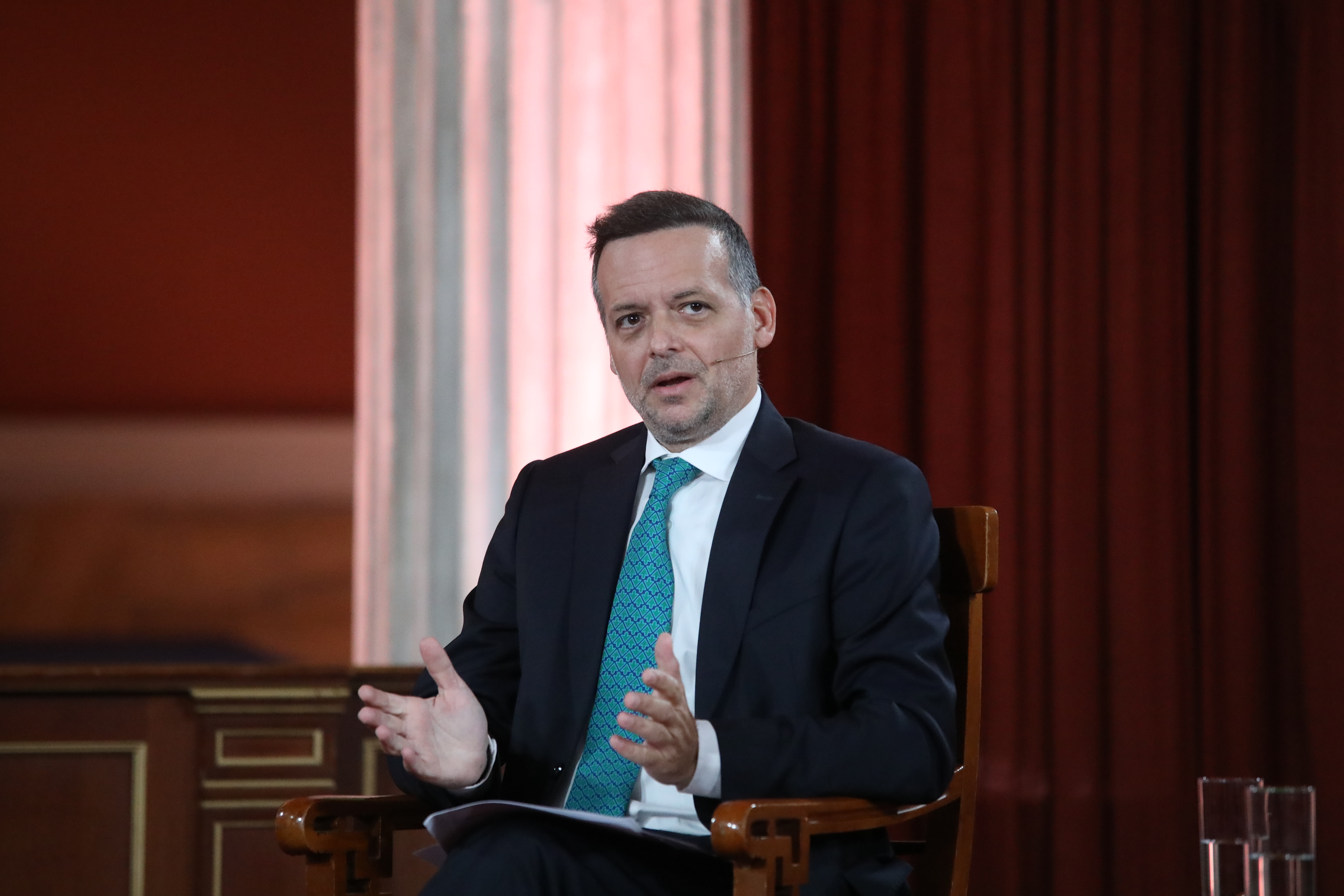 Δούκας κατά Μητσοτάκη για τα ύψη των κτηρίων: «Η λύση στη στέγη δεν μπορεί να είναι περισσότερο τσιμέντο»