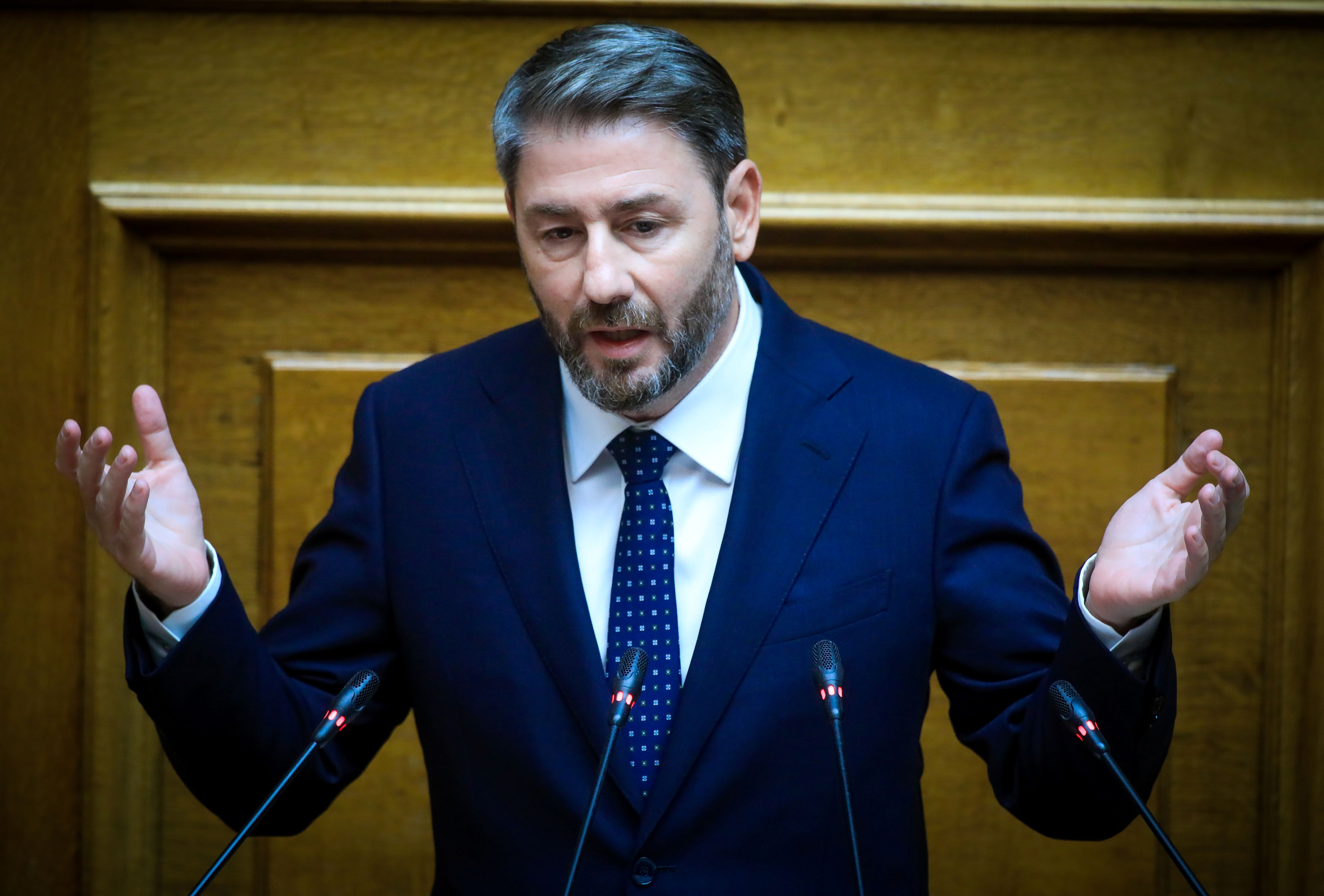 Ανδρουλάκης: «Μπετόν πάνω στο μπετόν» το στεγαστικό - Τροπολογίες για ΦΠΑ στα νησιά και στήριξη αλιέων