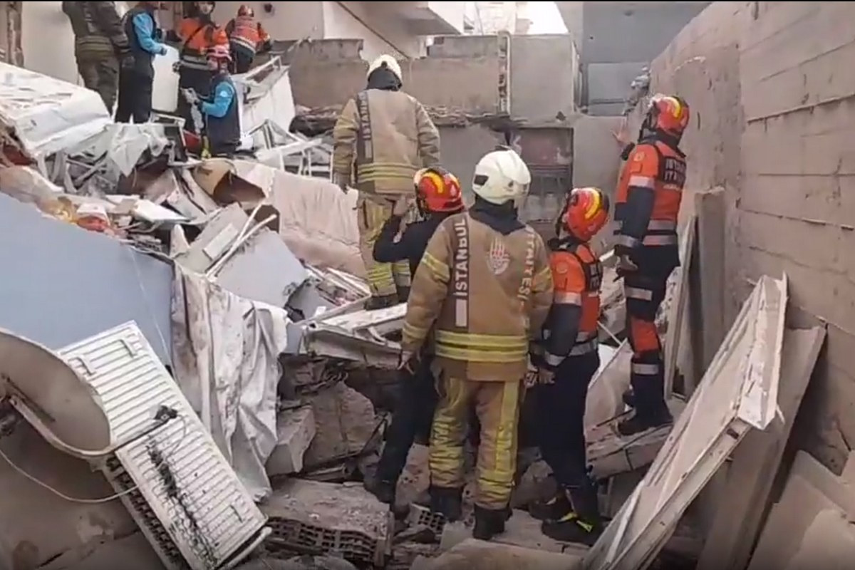 Κατέρρευσε 7οροφη πολυκατοικία στην Κωνσταντινούπολη - Εγκλωβισμένοι στα συντρίμμια, πρώτες εικόνες