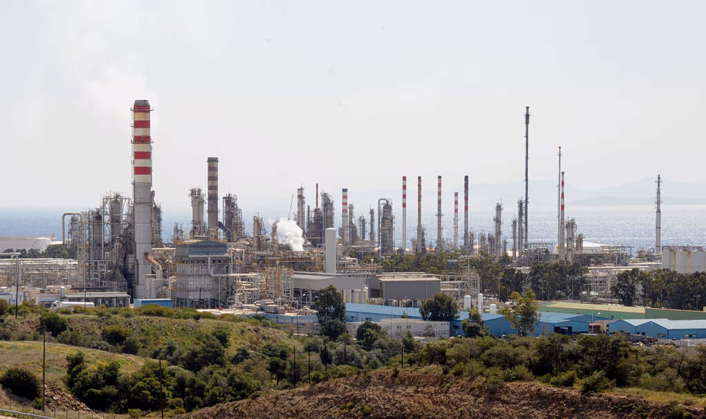 Motor Oil: Η επίσημη ενημέρωση για το ατύχημα στους Αγίους Θεοδώρους | Επικαιρότητα στο LivePress.gr