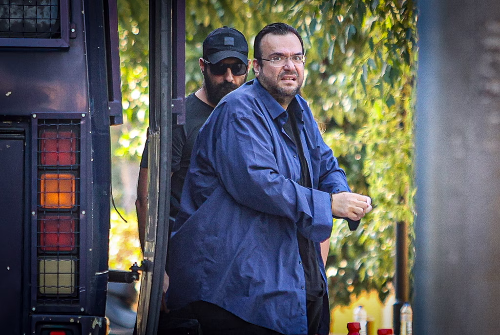 Φίλιππος Καμπούρης: Στον ανακριτή για την απάτη στον e-ΕΦΚΑ | Επικαιρότητα στο PlusTV.gr