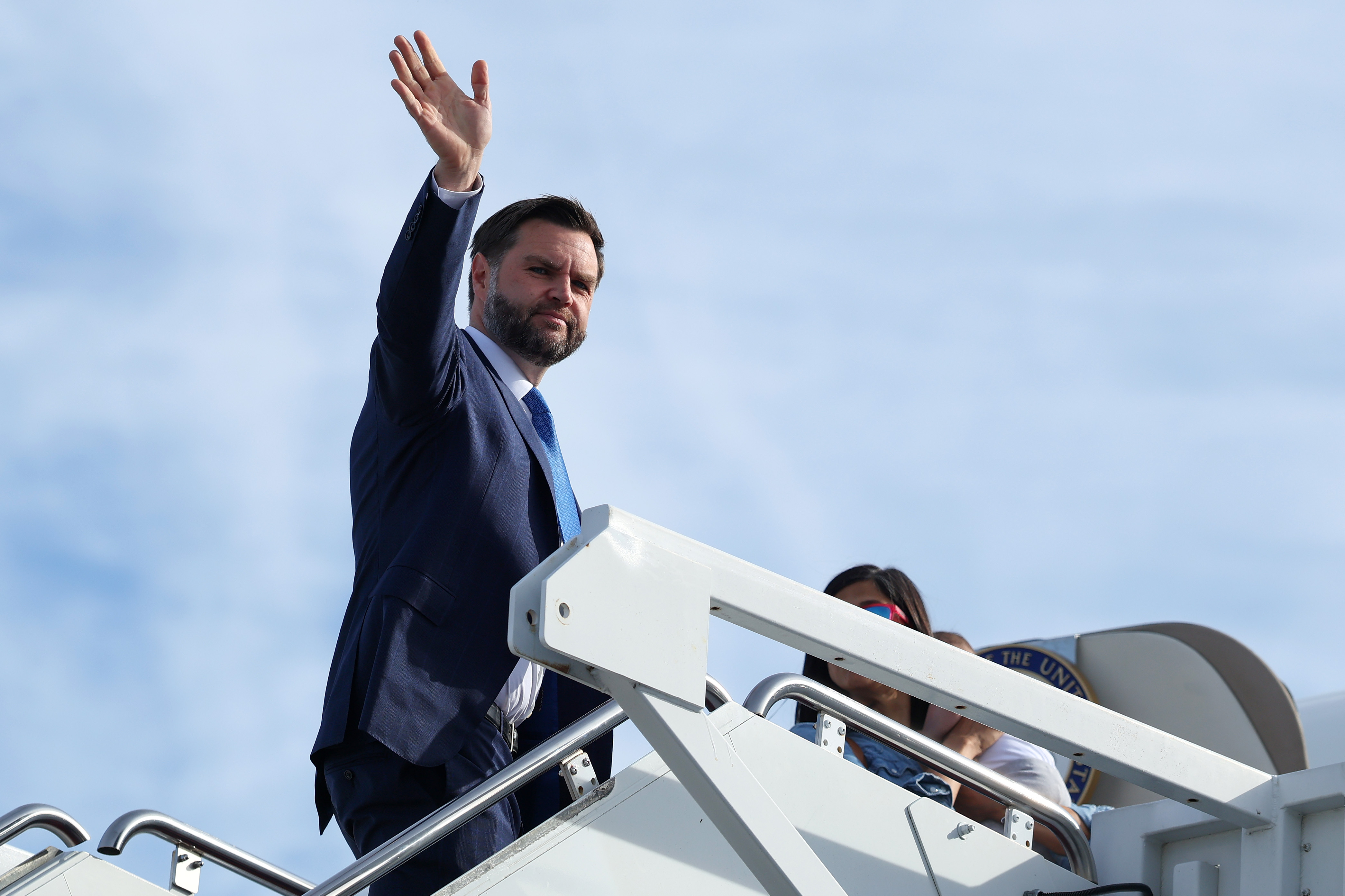 Στην Αθήνα τον Φεβρουάριο ο Τζέι Ντι Βανς για το 1ο Breitbart Europe Summit