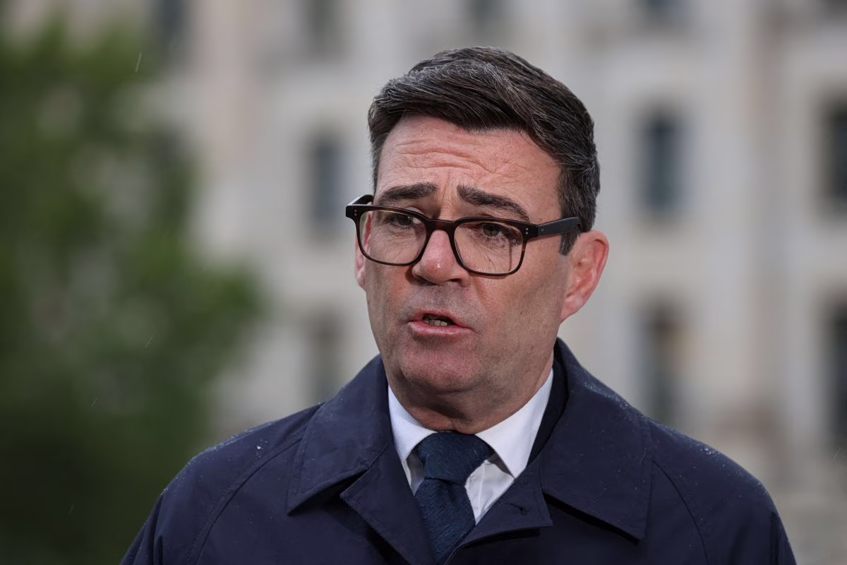 «Η Ρωσία παρενέβη στο Brexit» λέει ο Μπέρναμ – Ένταση με τους Τόρις και σενάρια επιστροφής στην ΕΕ
