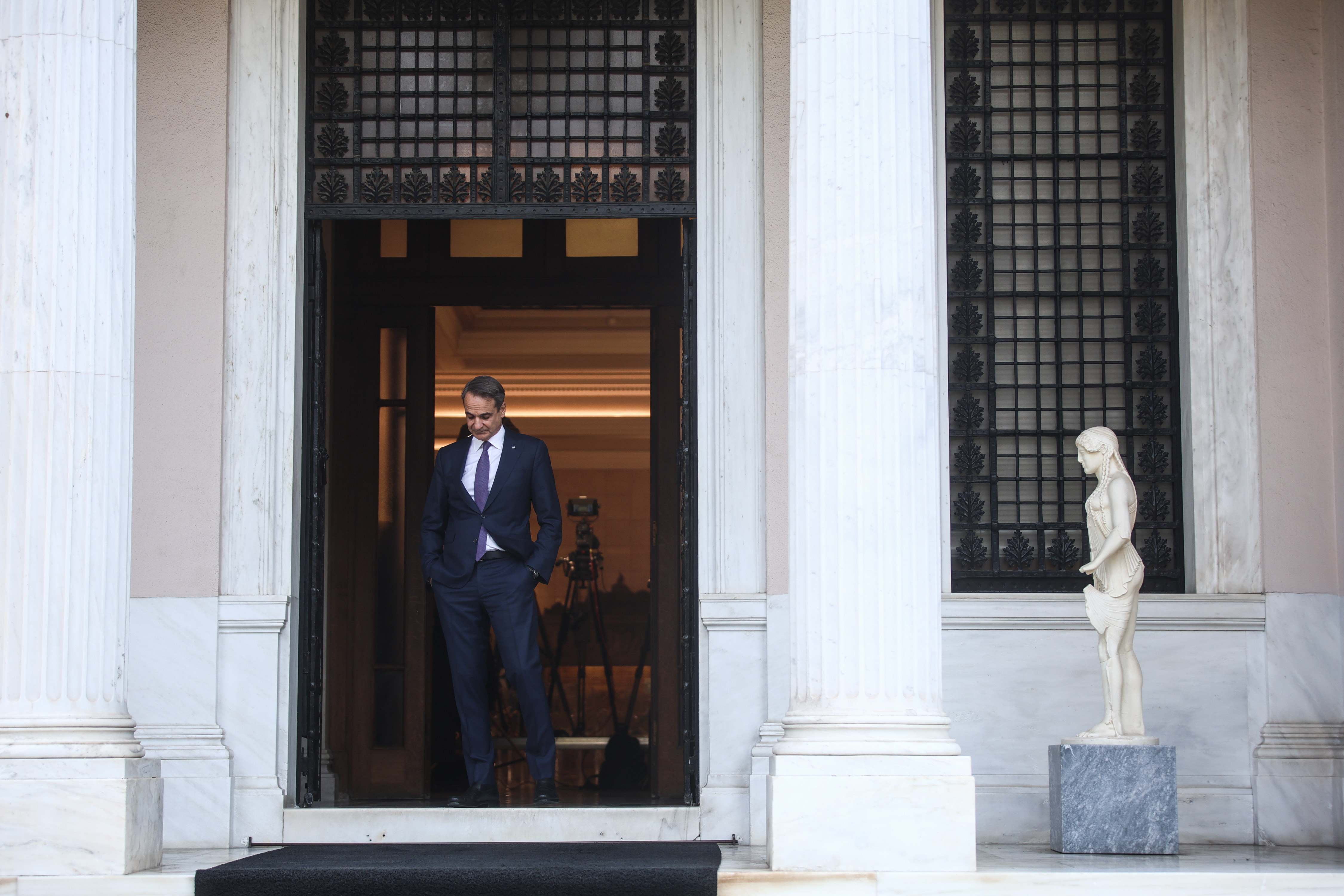 Ο πήχης του 25% και η επόμενη μέρα Μητσοτάκη – Οι προβληματισμοί στη ΝΔ, οι αιχμές του ΠαΣοΚ