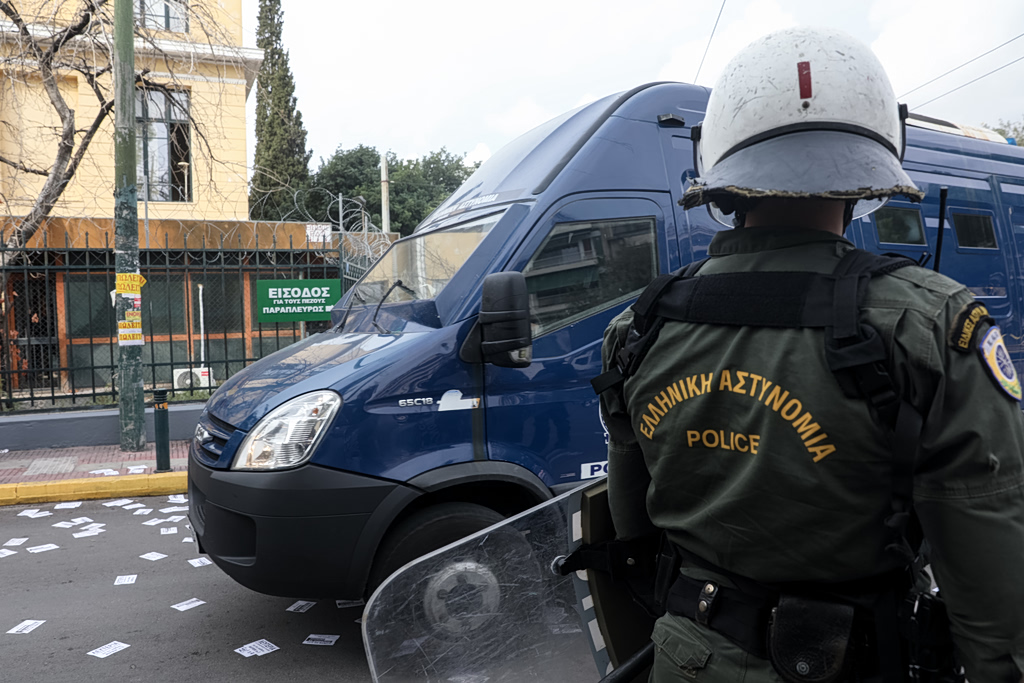 Προθεσμία για τους 3 της Marfin: Η συμπληρωματική δίωξη για τρομοκρατία, τα στοιχεία | Επικαιρότητα στο PlusTV.gr