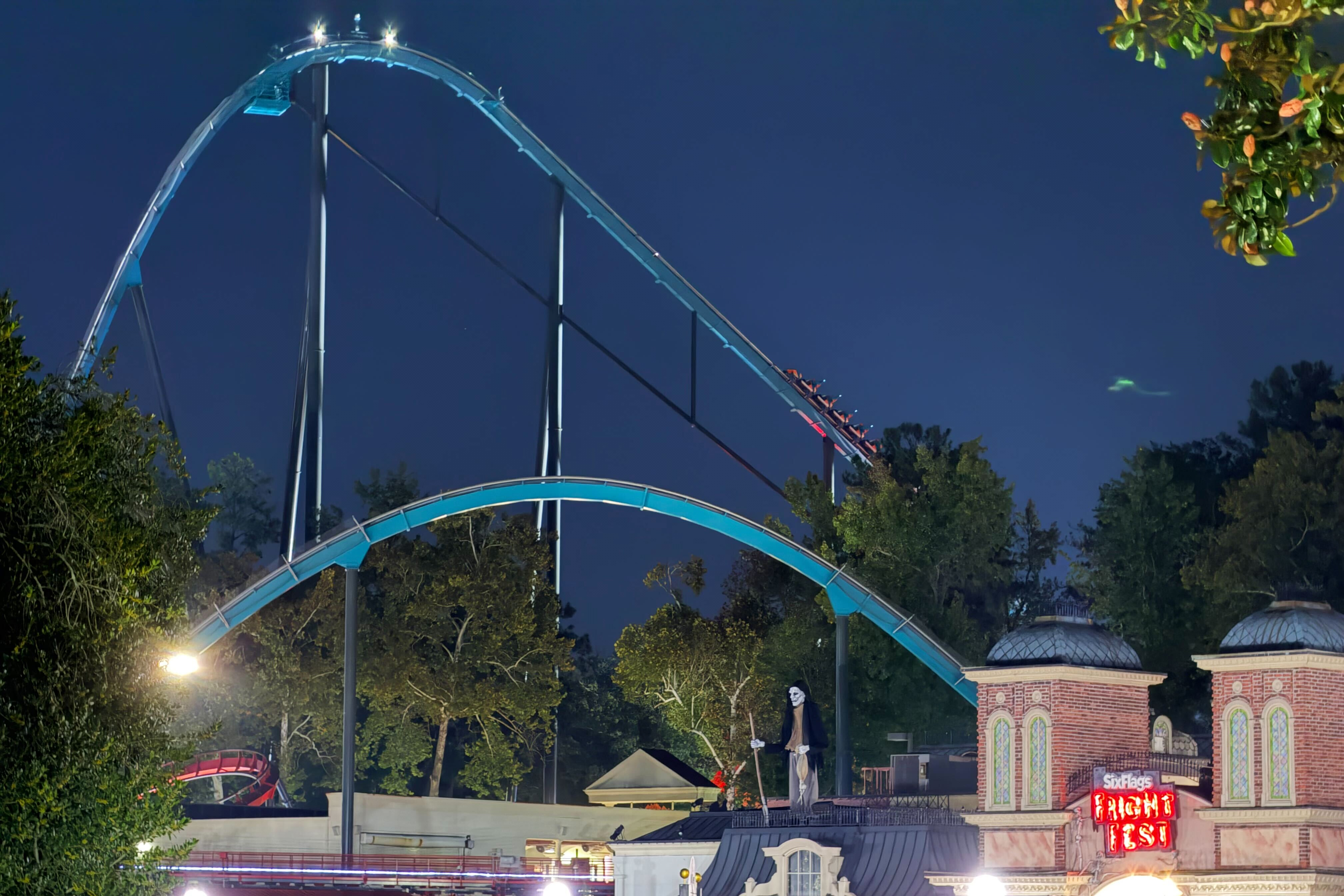 Τραγωδία σε λούνα παρκ Six Flags στις ΗΠΑ: Ένας νεκρός και τραυματίες - Λουκέτο σε 9 τρένα του τρόμου