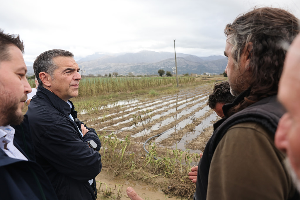Τσίπρας από Κρήτη: Στοίχημα η επιστροφή στην κοινωνία, σήμα στους αγρότες, τα μηνύματα σε ΠαΣοΚ