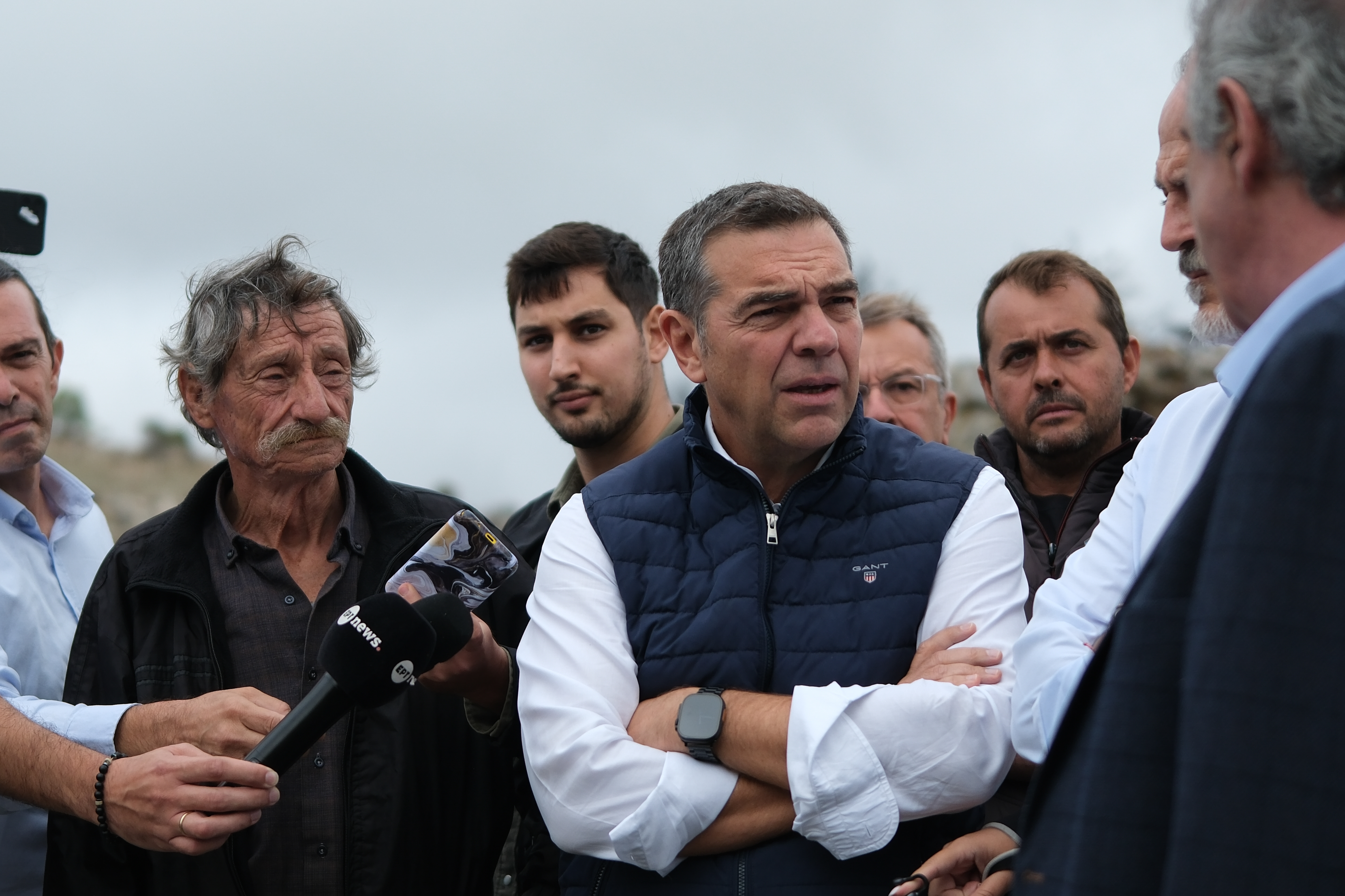 Το παρασκήνιο της τακτικής Τσίπρα: Γιατί απέφυγε τη μετωπική με το ΠαΣοΚ - Το μήνυμα από την Κρήτη