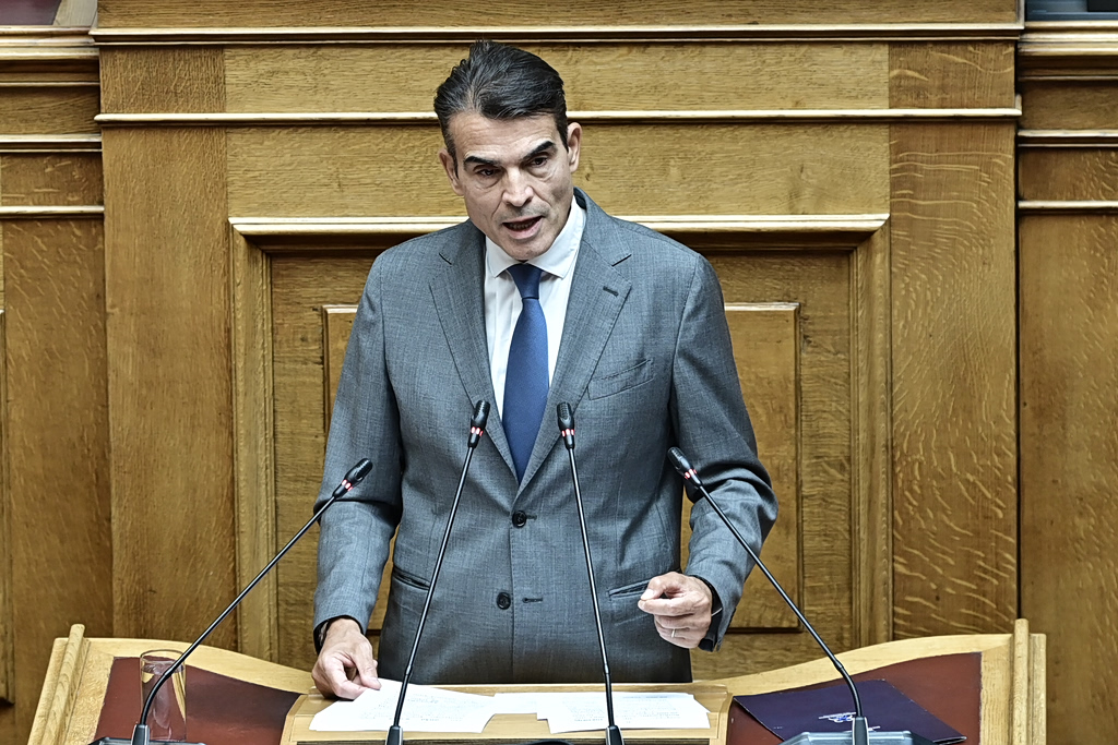 Κόντρα κυβέρνησης – αντιπολίτευσης για Μεταναστευτικό και καύσιμα στη Βουλή | Επικαιρότητα στο LivePress.gr