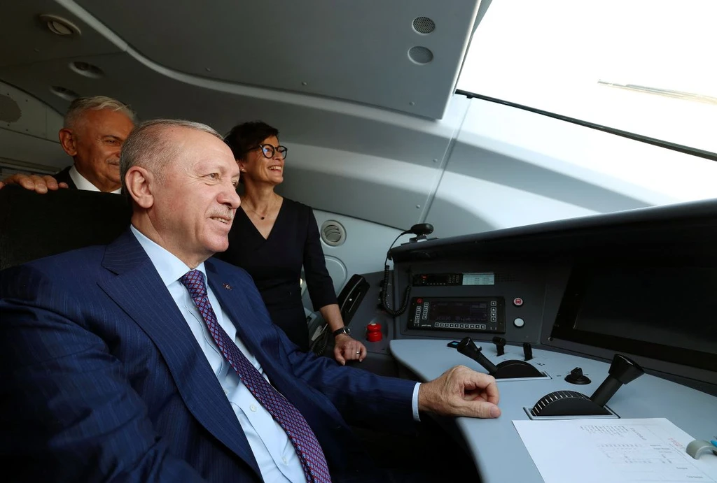 Τουρκία: Σενάρια για πρόωρες εκλογές με στόχο να παραμείνει ο Ερντογάν στην εξουσία | Επικαιρότητα στο LivePress.gr