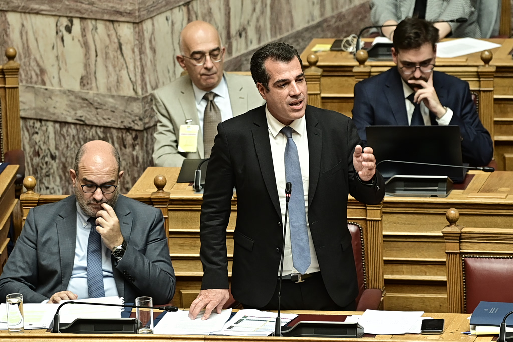 Κόντρα κυβέρνησης – αντιπολίτευσης για Μεταναστευτικό και καύσιμα στη Βουλή | Επικαιρότητα στο PlusTV.gr