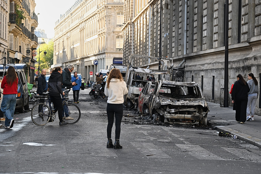 Γαλλία: Όργιο πλιάτσικου και λεηλασιών σε 1.500 μαγαζιά – 1.800 συλλήψεις και ένας νεκρός | Επικαιρότητα στο LivePress.gr