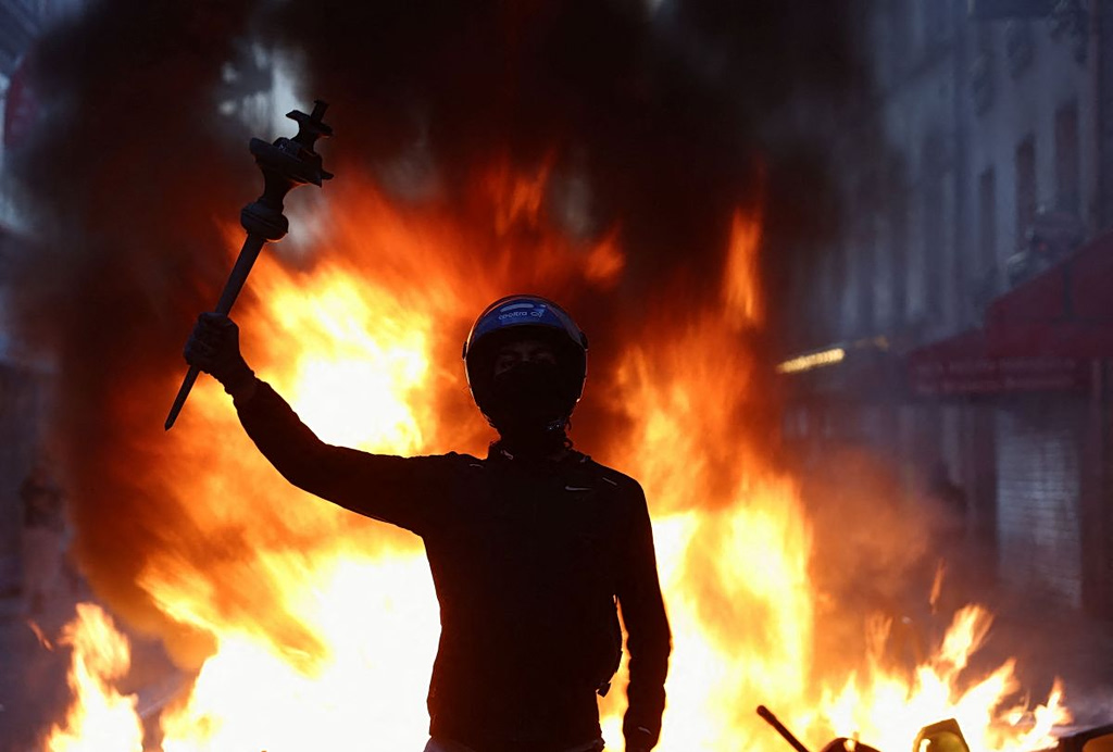 Συναγερμός στις αγορές από τις διαδηλώσεις στη Γαλλία – Πιέσεις και στην Ιταλία | Επικαιρότητα στο LivePress.gr