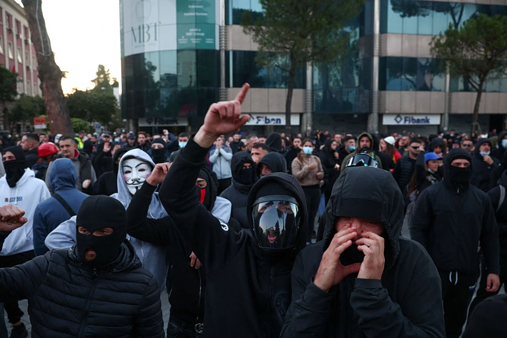 Αλβανία: Ο Ράμα θέλει διάλογο, ενώ κάνει λόγο για ξένο δάκτυλο – Συνεχίζουν οι διαδηλωτές | Επικαιρότητα στο PlusTV.gr