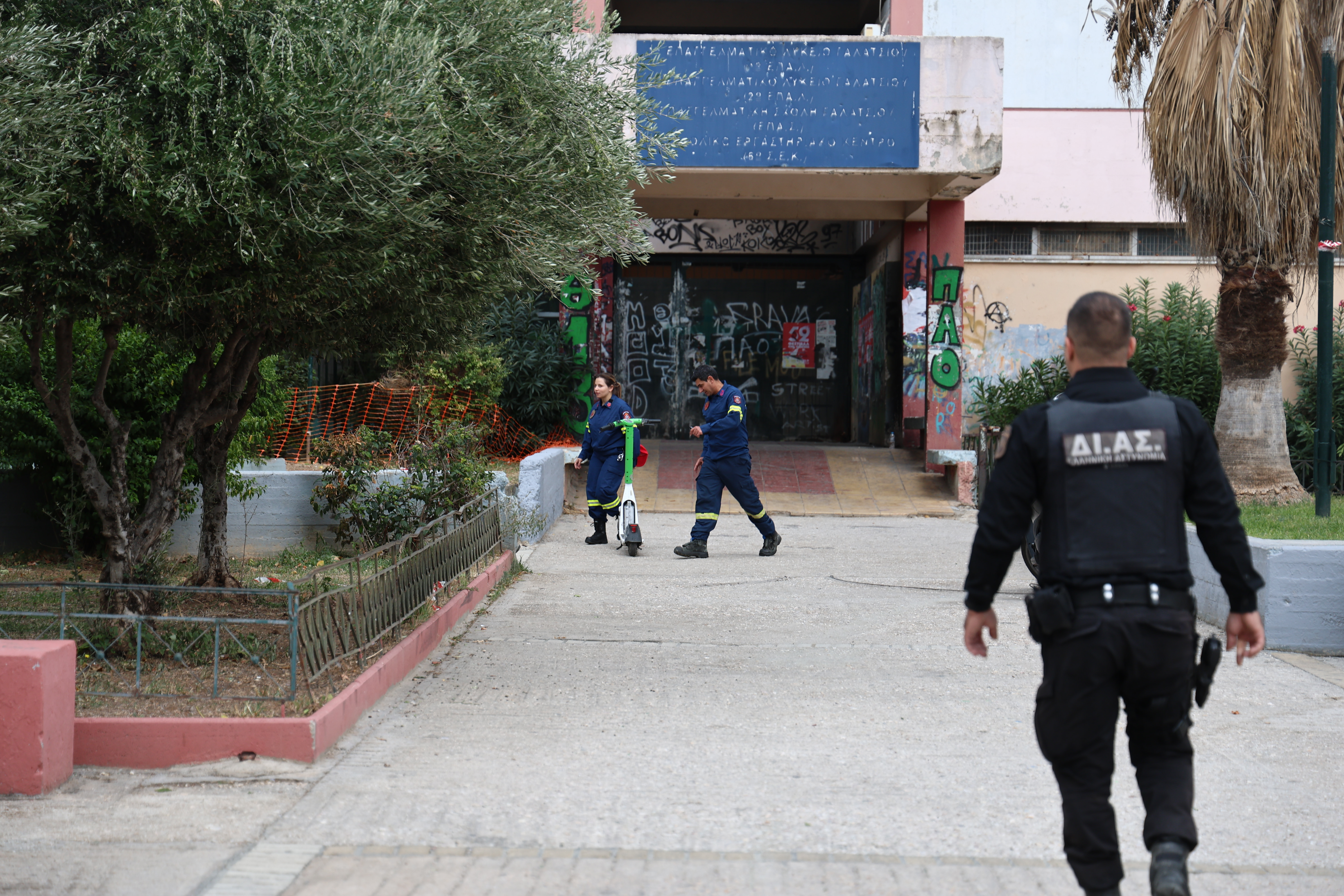 Κυψέλη, Γκράβα κι ο Θεός μαζί μας