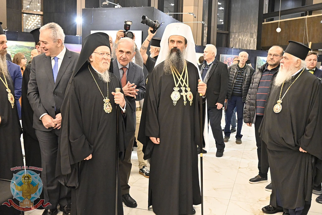 «Πέρα από το ορατό»: το Άγιον Όρος του Ευθύμιου Βαρλάμη στη Σόφια | Επικαιρότητα στο PlusTV.gr