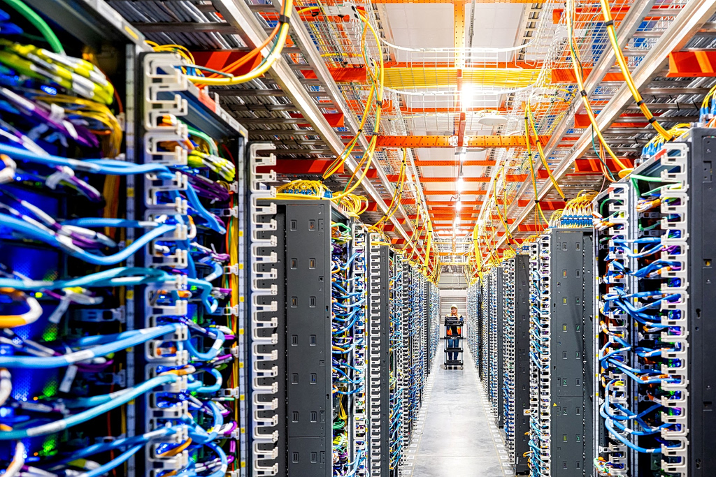 Τι κάνουν τα data centers; Άπειρες μαθηματικές πράξεις | Επικαιρότητα στο LivePress.gr