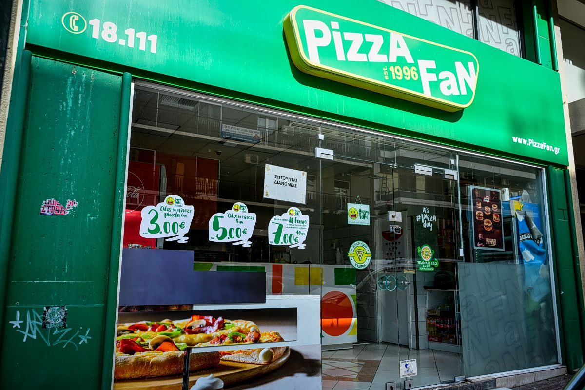 Pizza Fan: «Πλήρωσε μετρητά, πάτησα κέρασμα» - Οι πέντε διάλογοι στην Pizza Fan για τις αποδείξεις και τα «μαύρα»