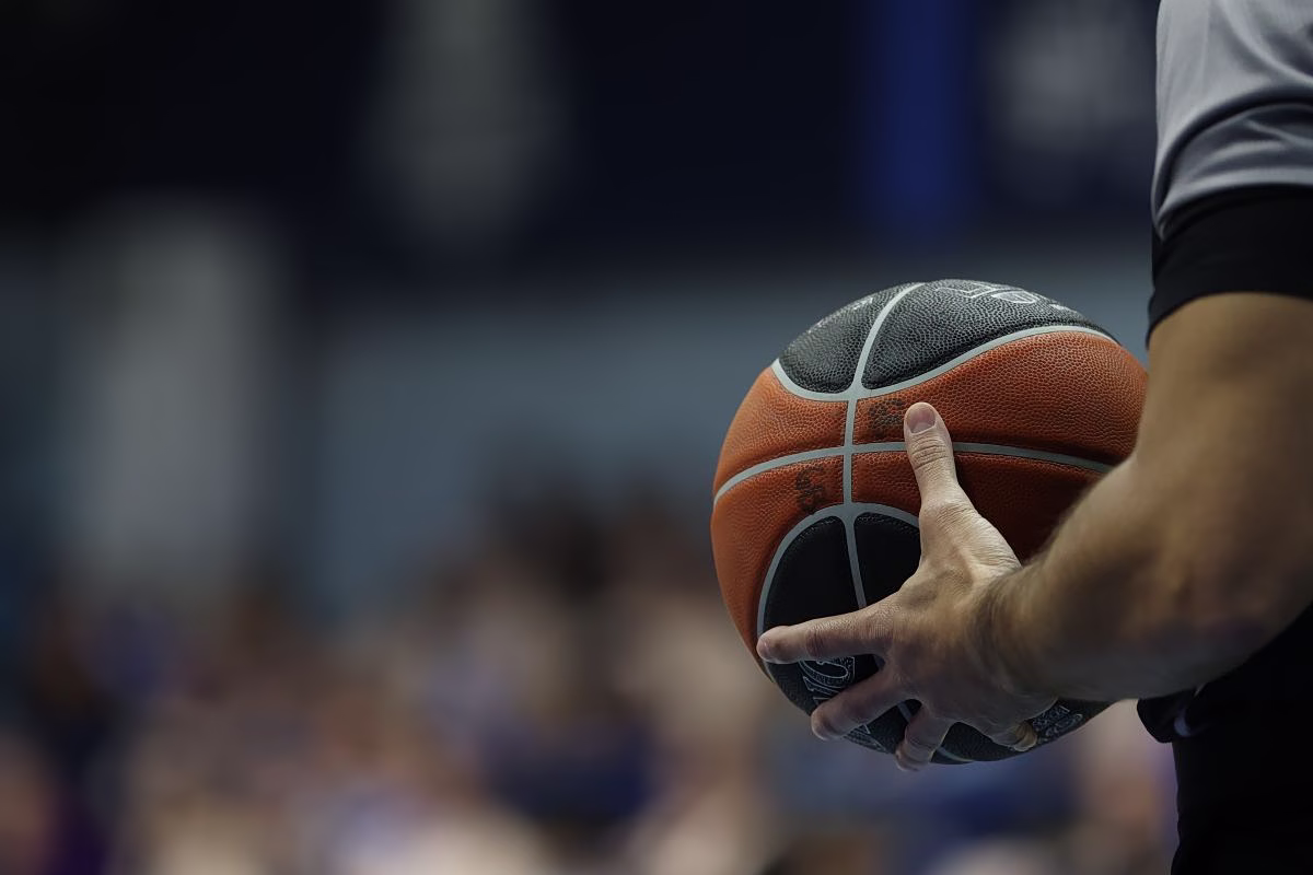 Σάρωμα από την Αρχή για το Ξέπλυμα: Από κόσκινο τα πόθεν έσχες παραγόντων και διαιτητών