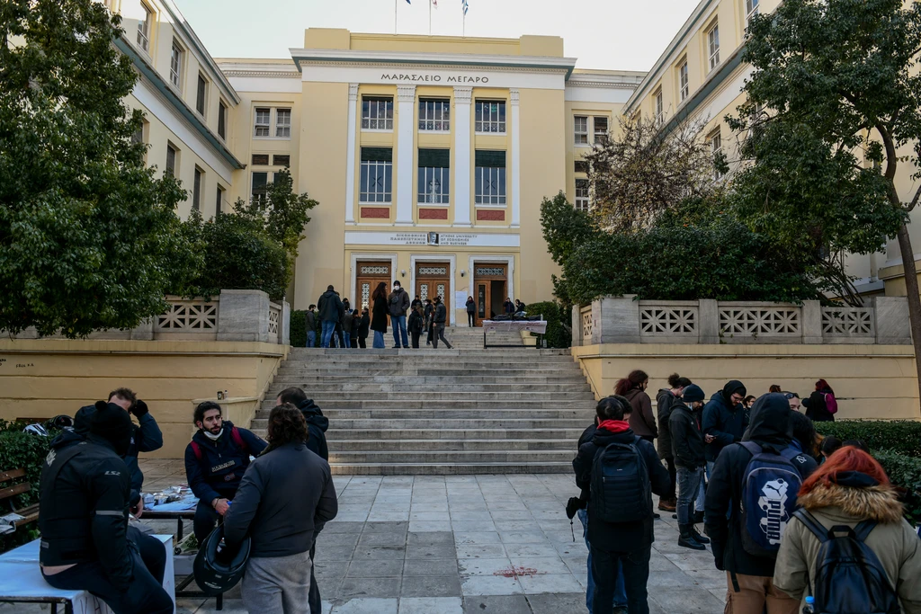Αυτή τη θέση καθηγητή ΑΕΙ ποιος θα την πάρει; | Επικαιρότητα στο LivePress.gr