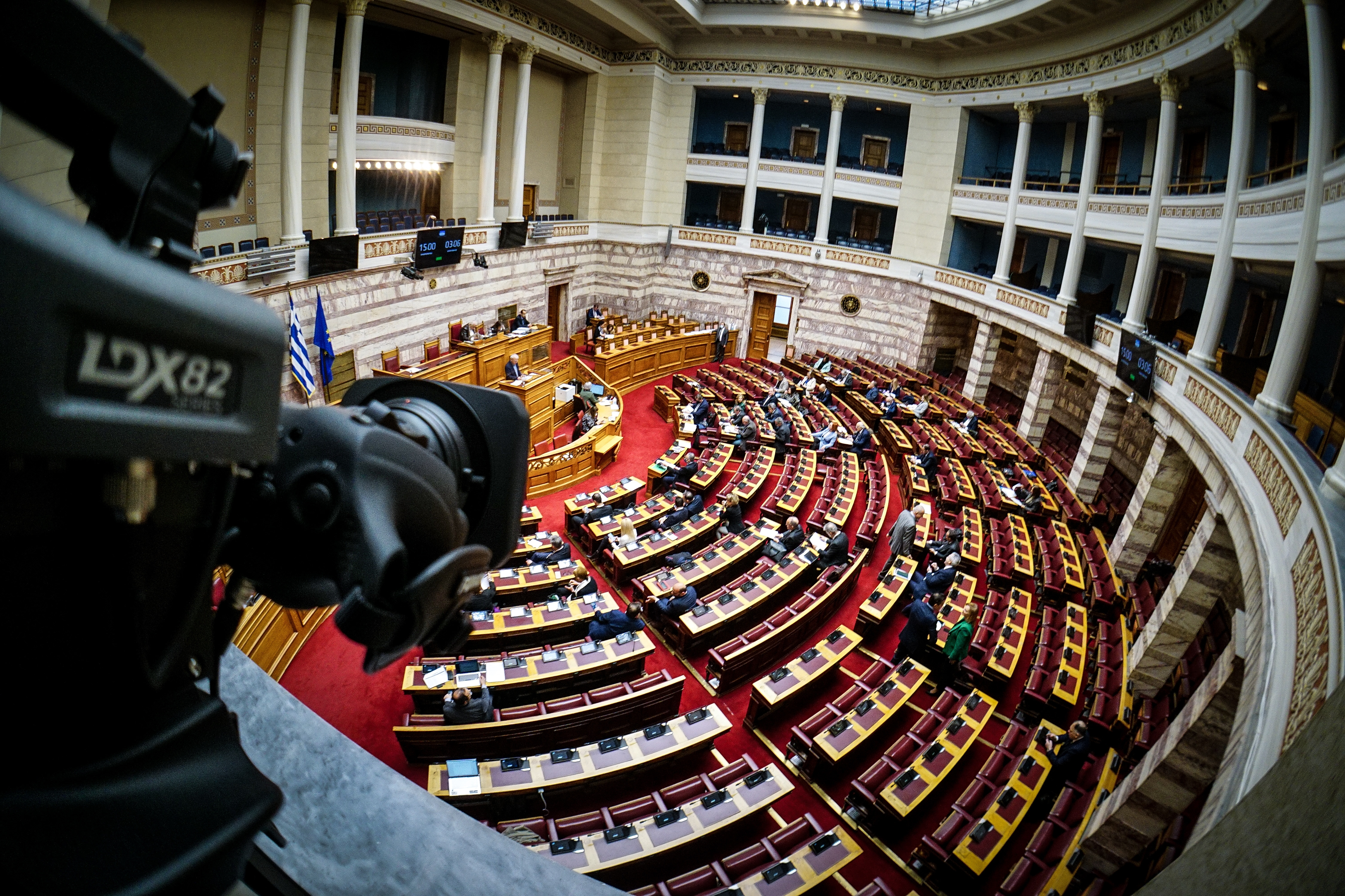 Ολες οι αλλαγές για ψυχολόγους, αγροτικό πετρέλαιο, πόθεν έσχες, ΕΘΑΑΕ - Ψηφίζεται το νομοσχέδιο