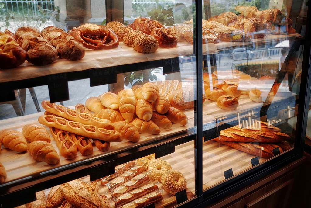 Μετά το «Χωριάτικο», στο κάδρο και τα Bread Factory - Η σύνδεση που ...