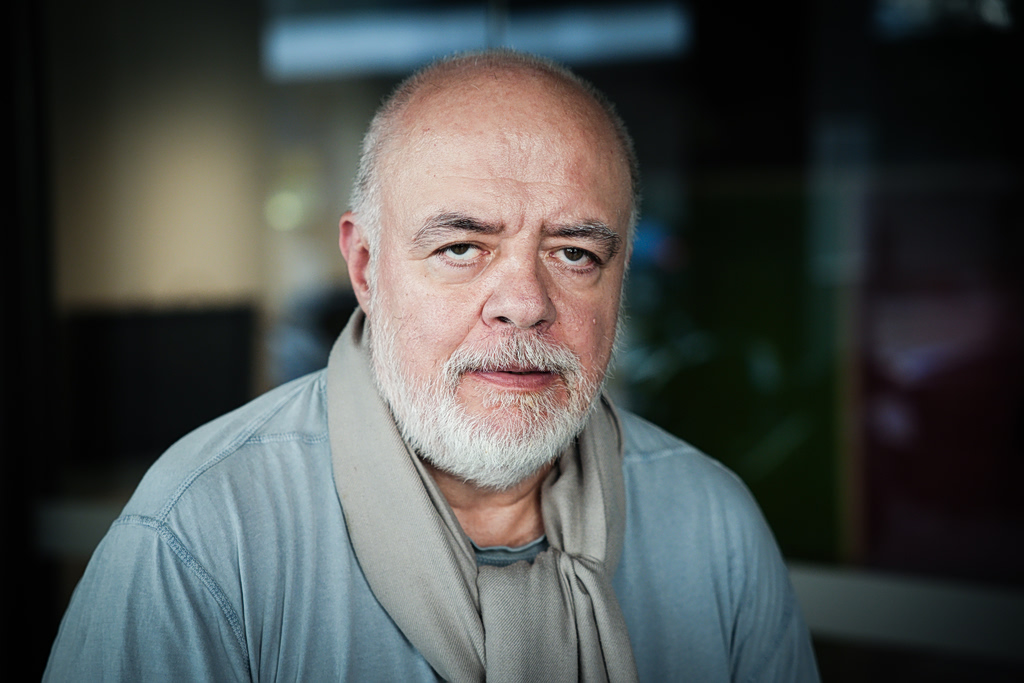 Θωμάς Μοσχόπουλος – ΒΗΜΑ Talks: «Το θέατρο σήμερα βασίζεται πάρα πολύ στο εισιτήριο και το εισιτήριο θέλει κολακεία»