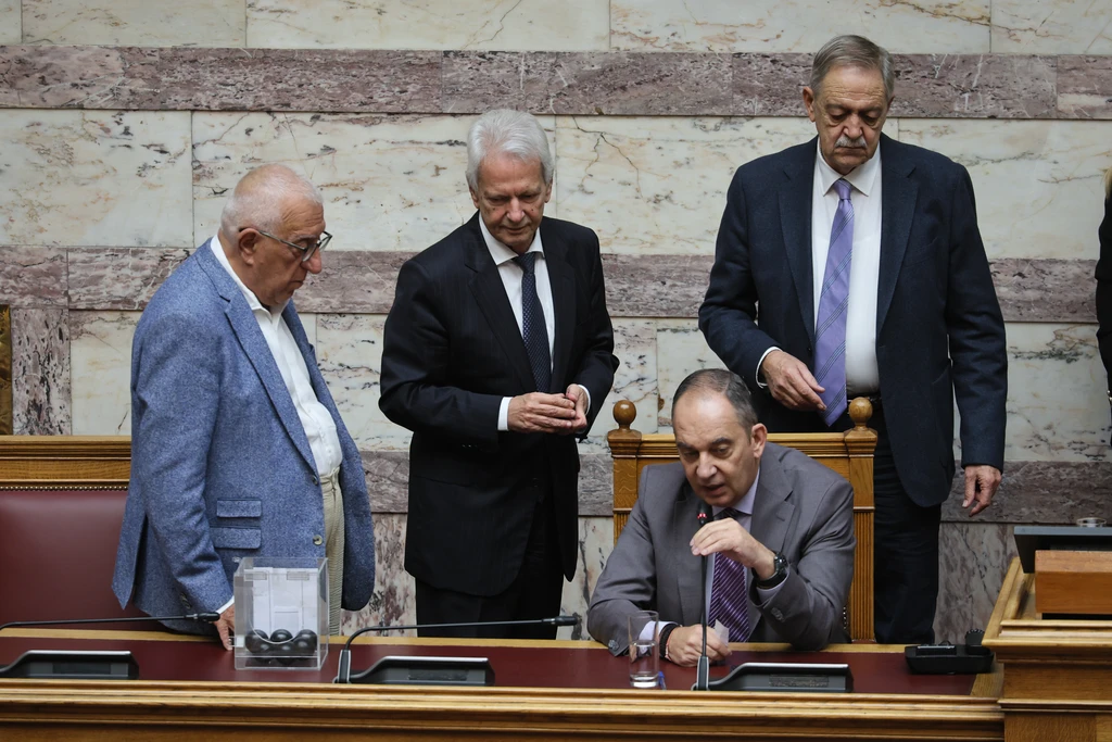 Ειδικό Δικαστήριο για Τέμπη: Τα 13 μέλη και η εισαγγελέας για τη δίκη Τριαντόπουλου | Επικαιρότητα στο PlusTV.gr