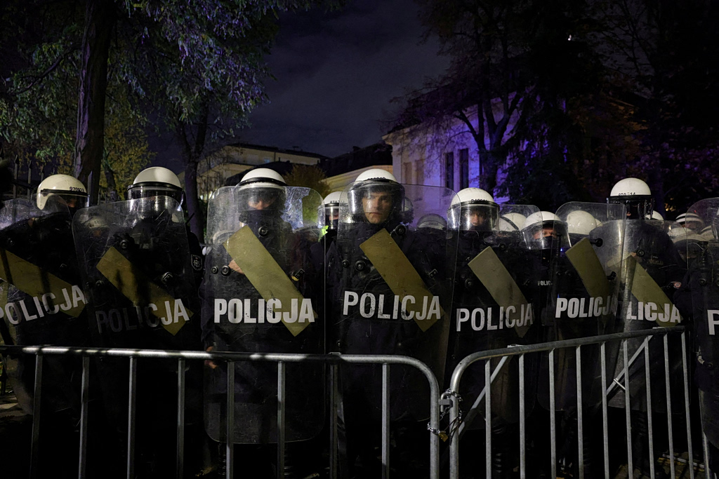 Πολωνία: Ο Ναβρότσκι κατηγορεί τον Τουσκ για «πραξικόπημα» και ζητά διαβουλεύσεις | Επικαιρότητα στο LivePress.gr
