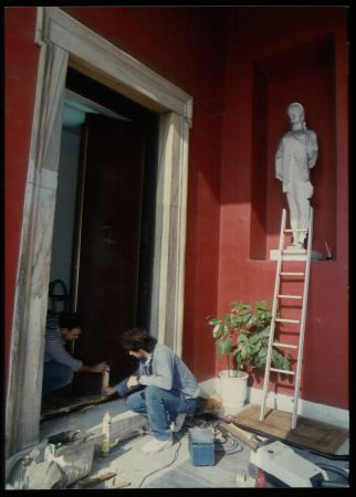 Παραίτηση πρύτανη της Καλών Τεχνών με αιχμές για εταιρείες