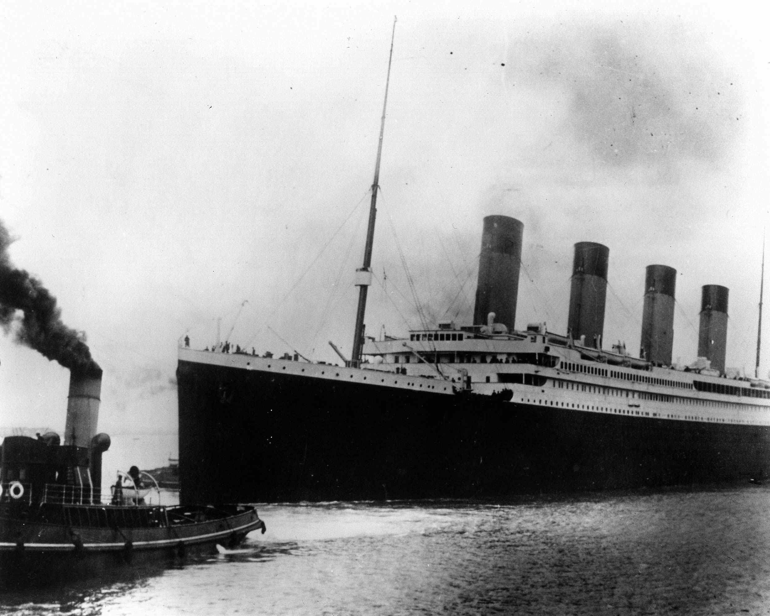 Лайнер времен ноя. Крушение Титаника 1912. Титаник пароход 1912. Атлантической океан Титаник 1912. Титаник затонул в 1912.